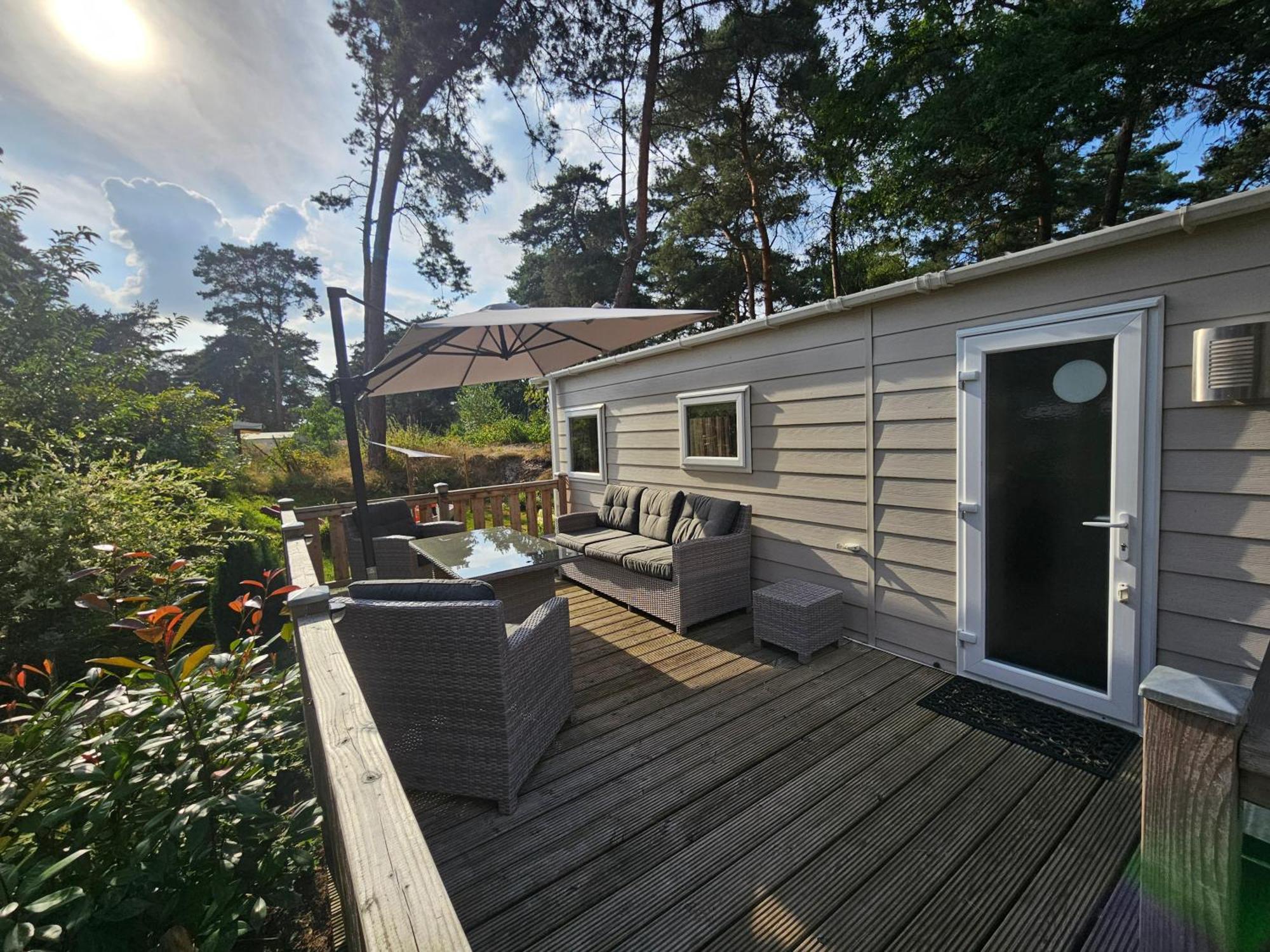 Luxe 4 Persoons Chalet Op 5 Sterren Camping Raalte Εξωτερικό φωτογραφία